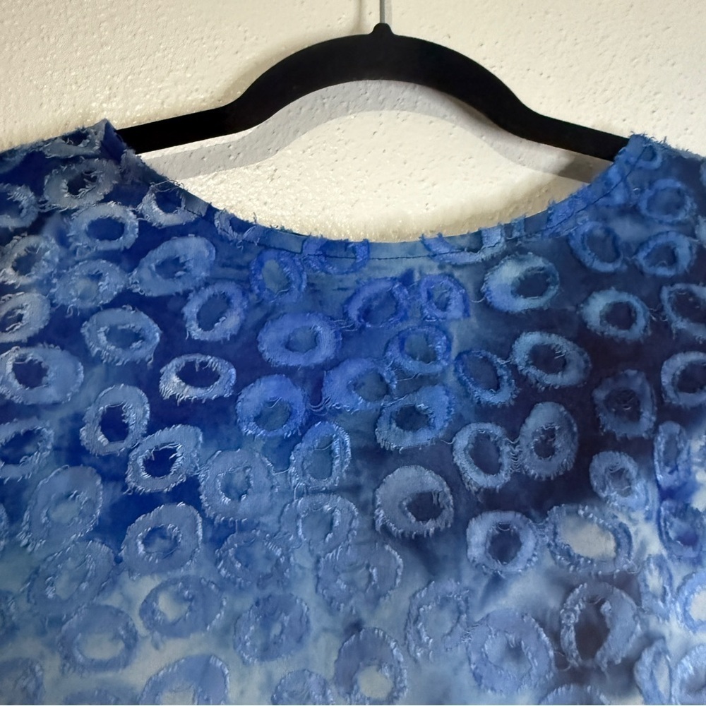 Ruby Rd. Textured, Blue Patterned Three Fourth Sleeved Top. Sz M. - Picture 2 of 6